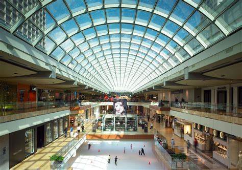 hotel inside galleria mall houston.